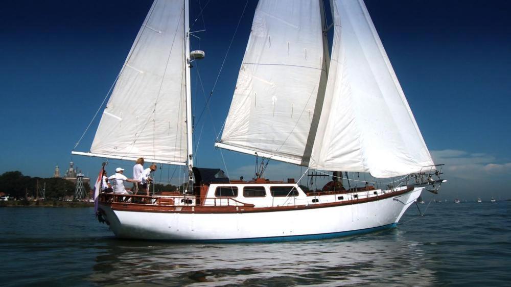 Classic Sailing Ship In Center Of Enkhuizen! 외부 사진